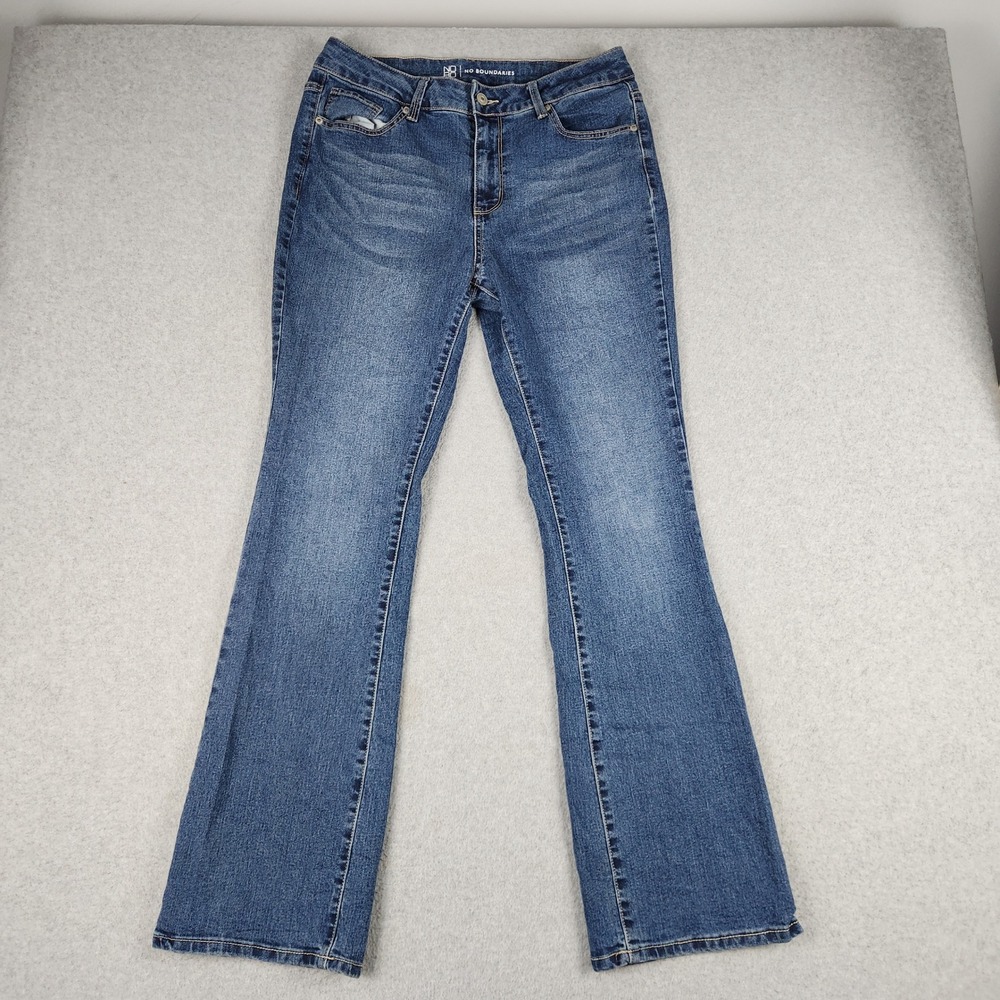 No Boundaries Bootcut Jeans Womens 13 Blue Denim Mid Rise Medium Wash Stretch